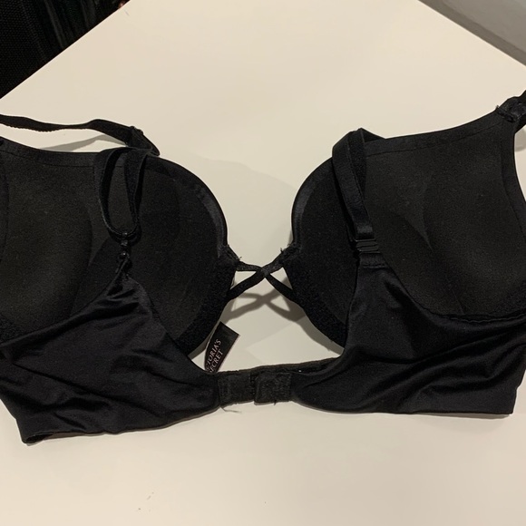 Victoria secret bombshell - Picture 2 of 4